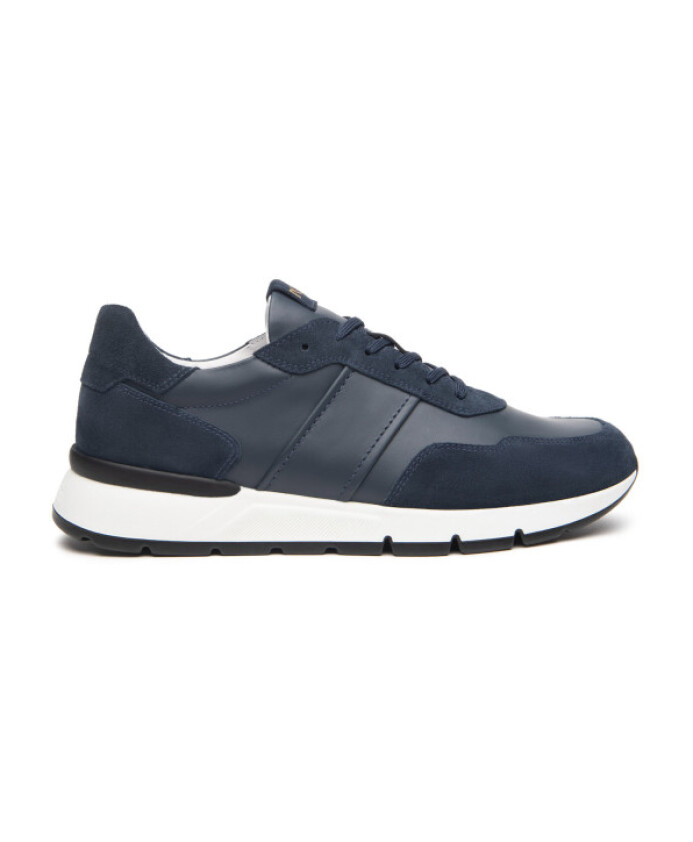 sneakers-en-cuir-et-daim-style-charme