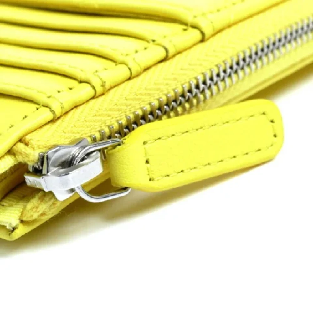 Chanel Vintage Pre-owned Leather home-office Yellow Dames