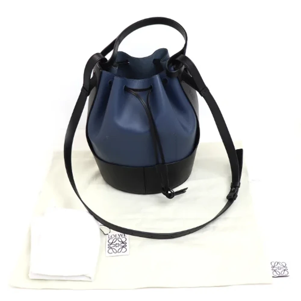 Loewe Pre-owned Canvas shoulder-bags Black Dames