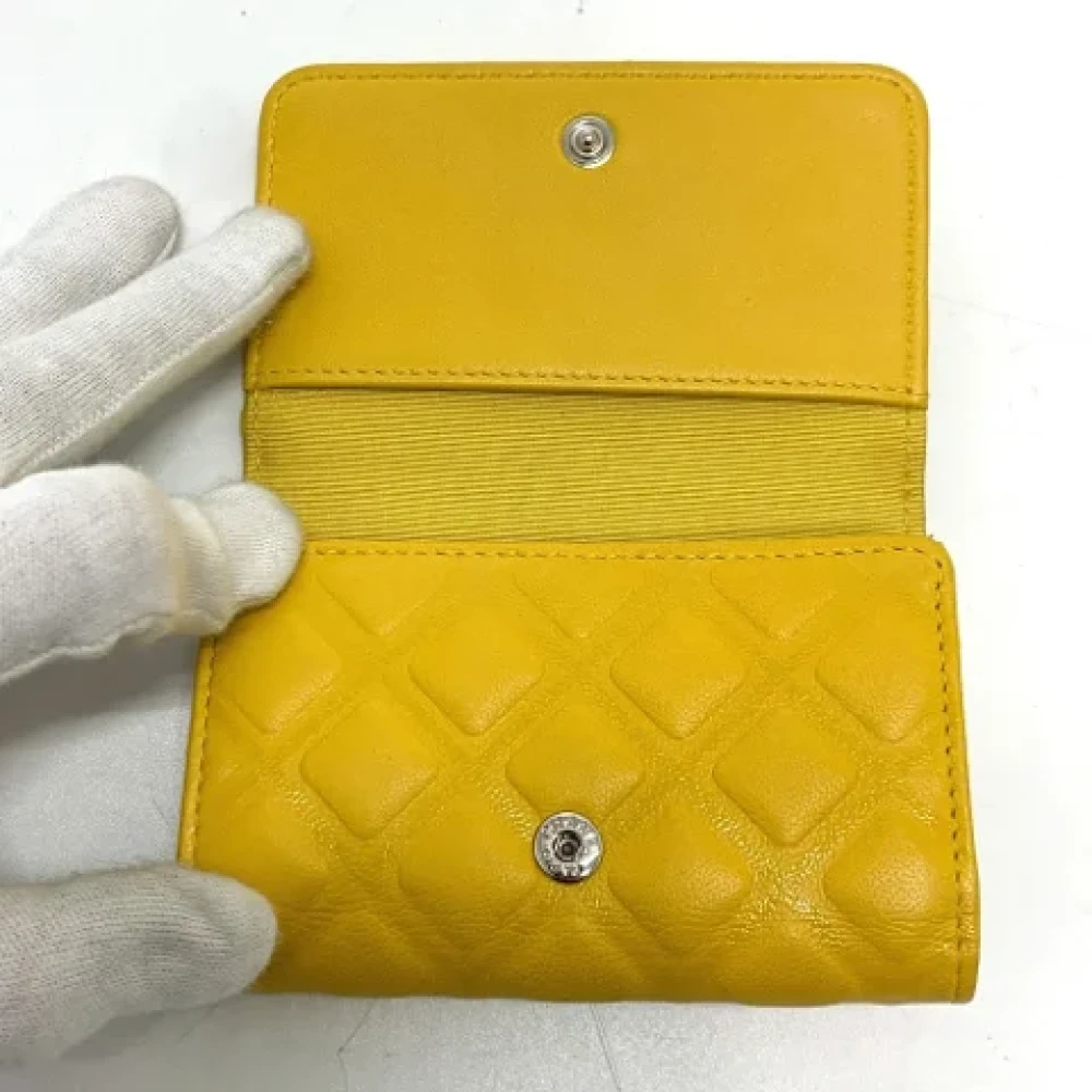 Chanel Vintage Pre-owned Leather key-holders Yellow Dames