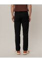 pantalon-noir-a-cordon-de-serrage