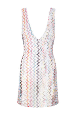 robe-coloree-a-paillettes-et-col-en-v