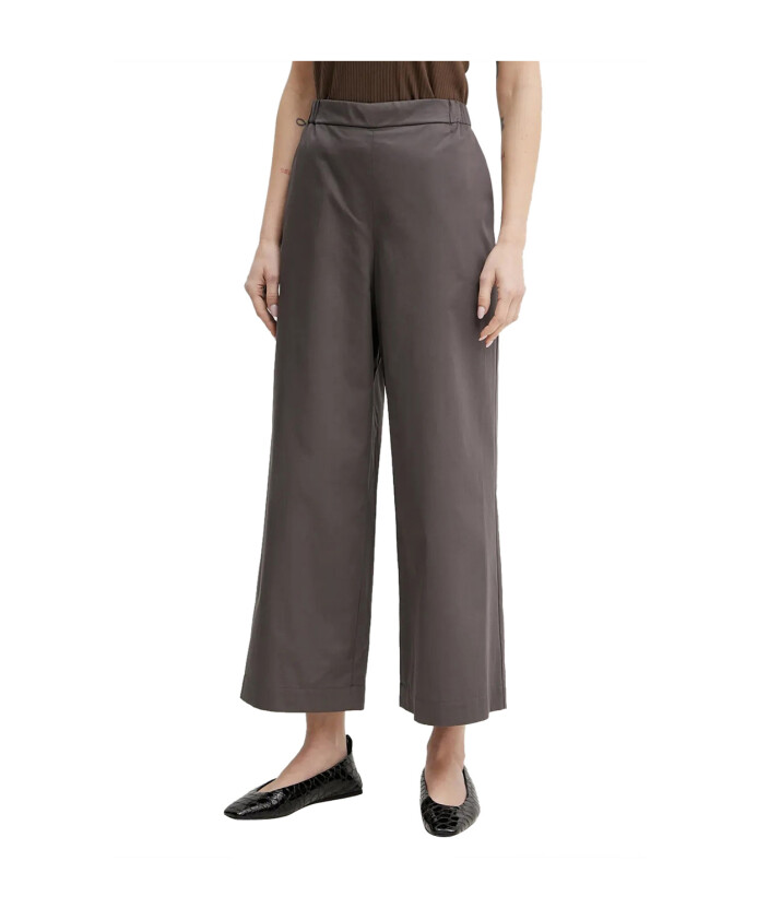 brun-straight-leg-high-waist-byxor
