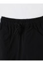 enfants-noirs-shorts-decontractes-design-leger