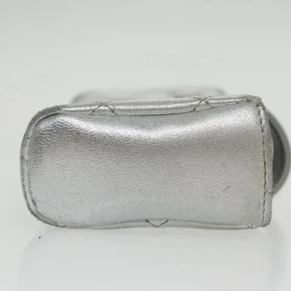 Chanel Vintage Pre-owned Leather clutches Gray Dames