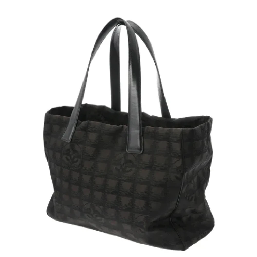 Chanel Vintage Pre-owned Nylon shoulder-bags Gray Dames