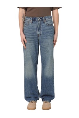loose-fit-jeans