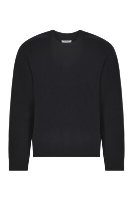 round-neck-knitwear