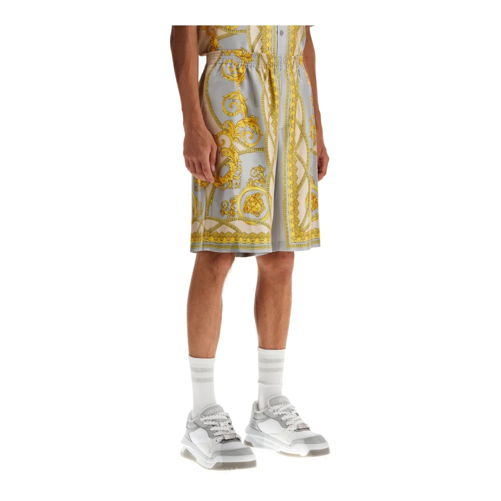 Versace Zijden Bermuda shorts met 'Coupe des Dieux' print Multicolor Heren