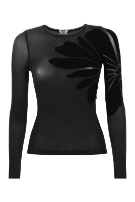 sort-t-shirt-med-rund-hals