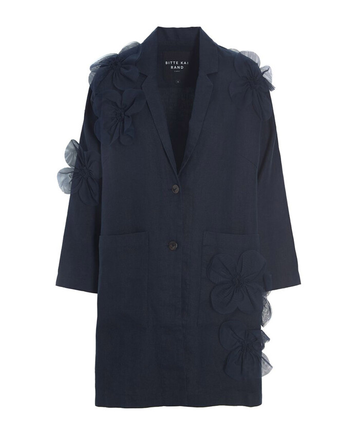veste-lazy-en-lin-avec-fleurs-en-tulle