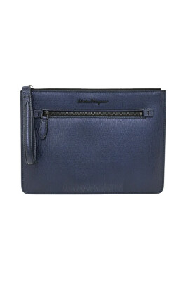 pre-owned-leather-clutches