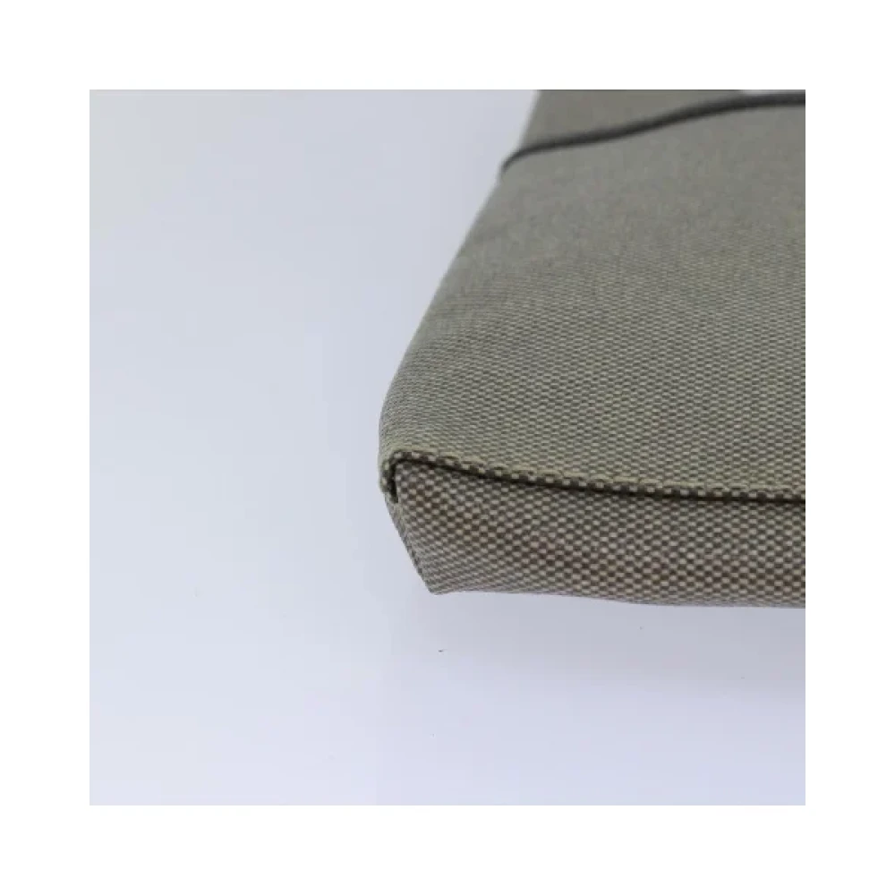Salvatore Ferragamo Pre-owned Canvas shoulder-bags Gray Dames