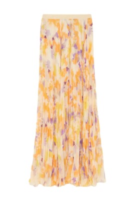 long-pleated-skirt