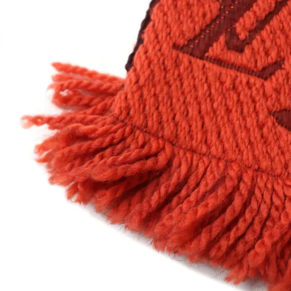 Louis Vuitton Vintage Pre-owned Wool scarves Orange Dames