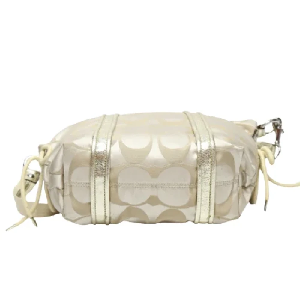 Coach Pre-owned Leather totes Yellow Dames