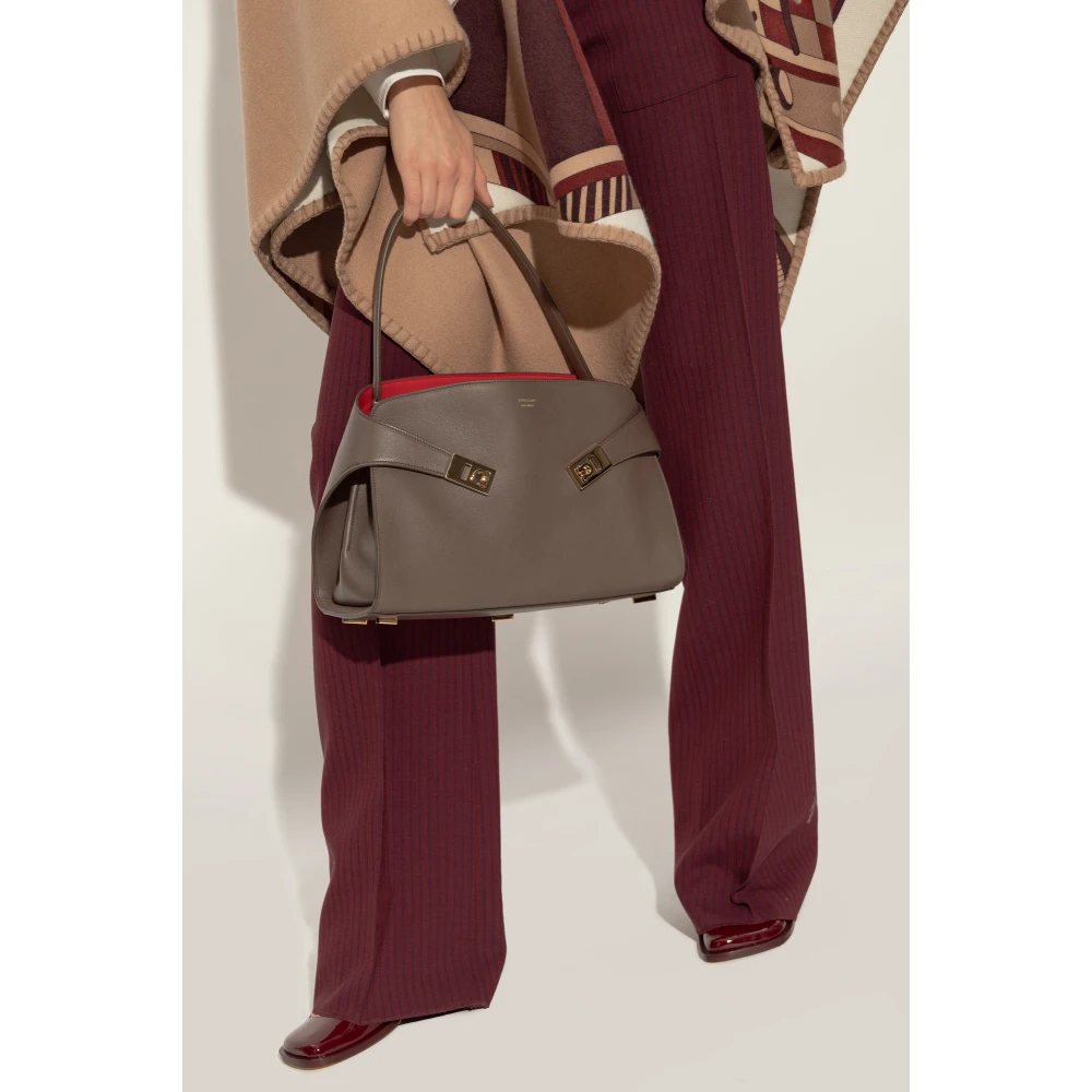 Salvatore Ferragamo Schoudertas Hug Brown Dames