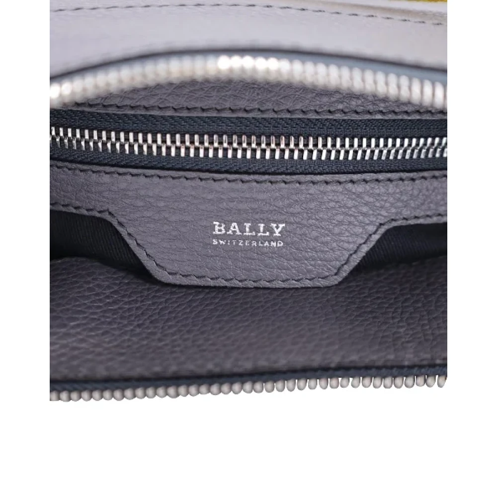 Bally Pre-owned Leather shoulder-bags Gray Heren