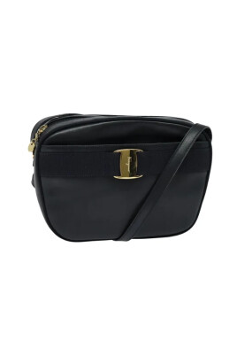 pre-owned-leather-shoulder-bags