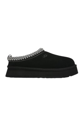black-slipper-for-fall-winter-season