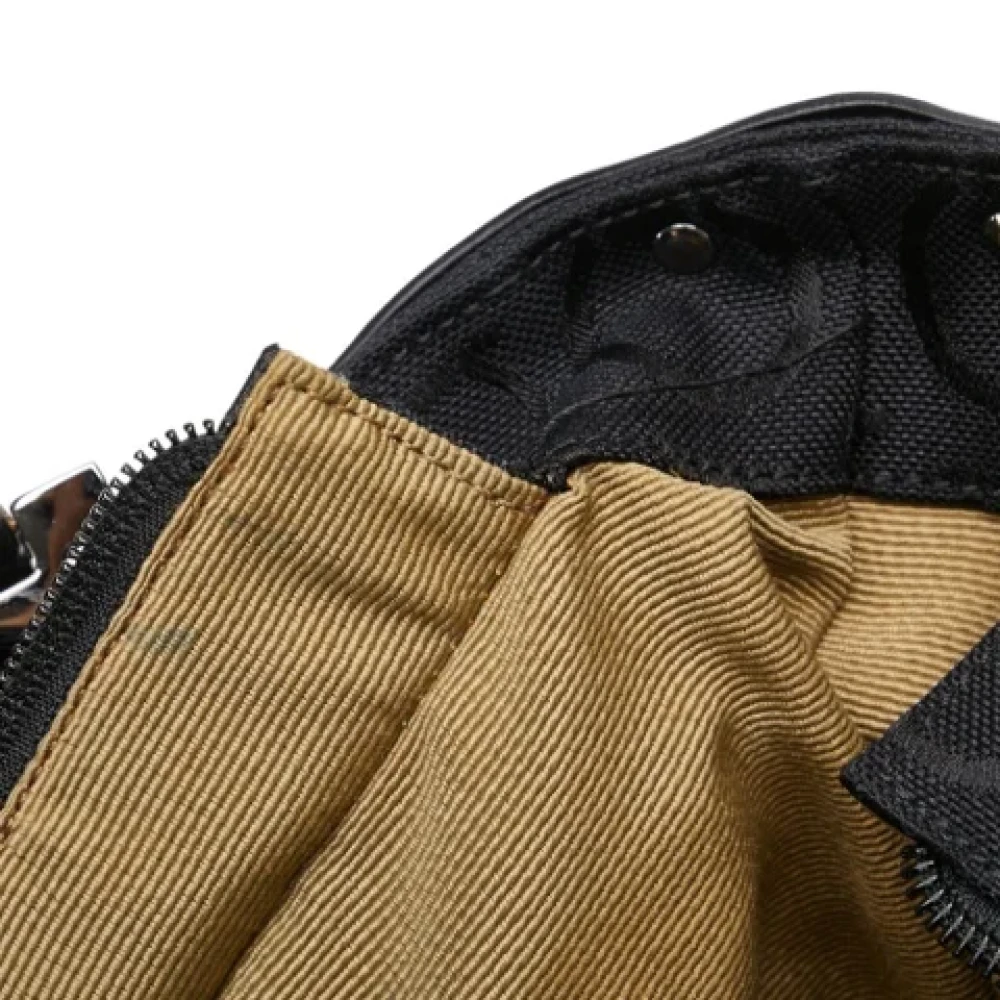 Salvatore Ferragamo Pre-owned Canvas shoulder-bags Black Dames