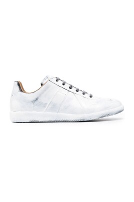 black-sneakers-for-men
