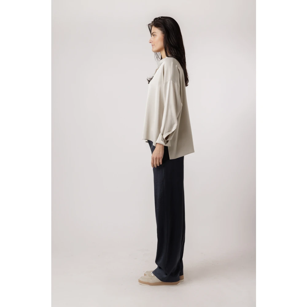 drykorn Elegante Blouse met V-Hals en Split Beige Dames