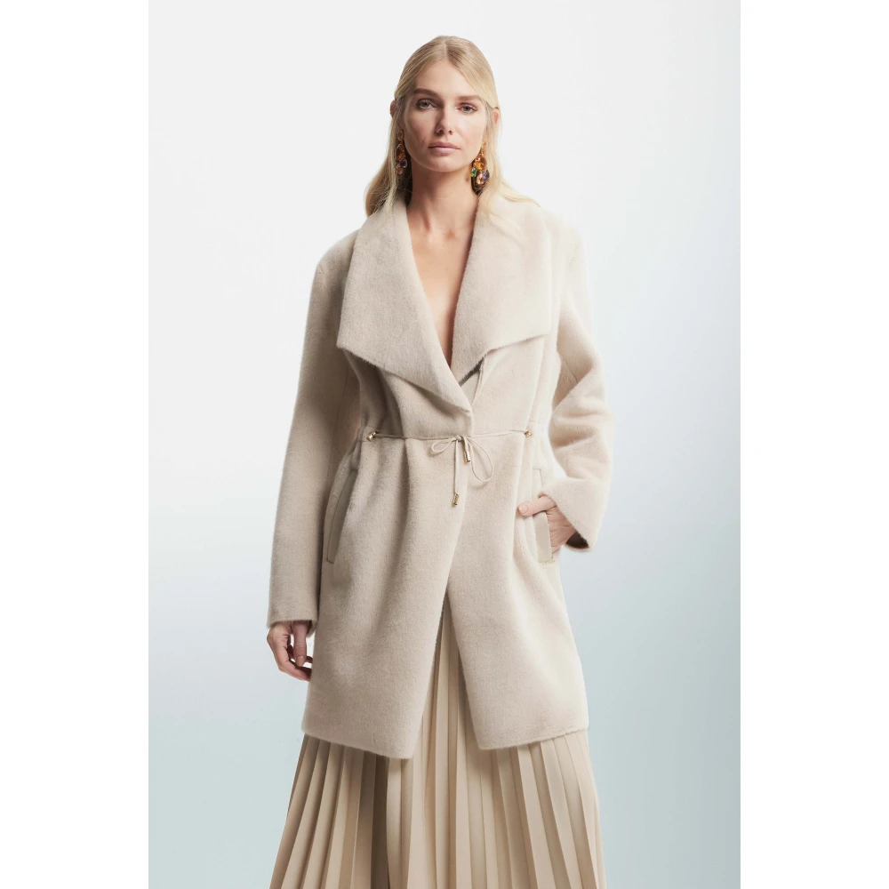 Kocca Button Drawstring Schapenvachtjas Beige Dames