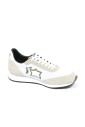 sneakers-blanc-beige-en-daim-tissu