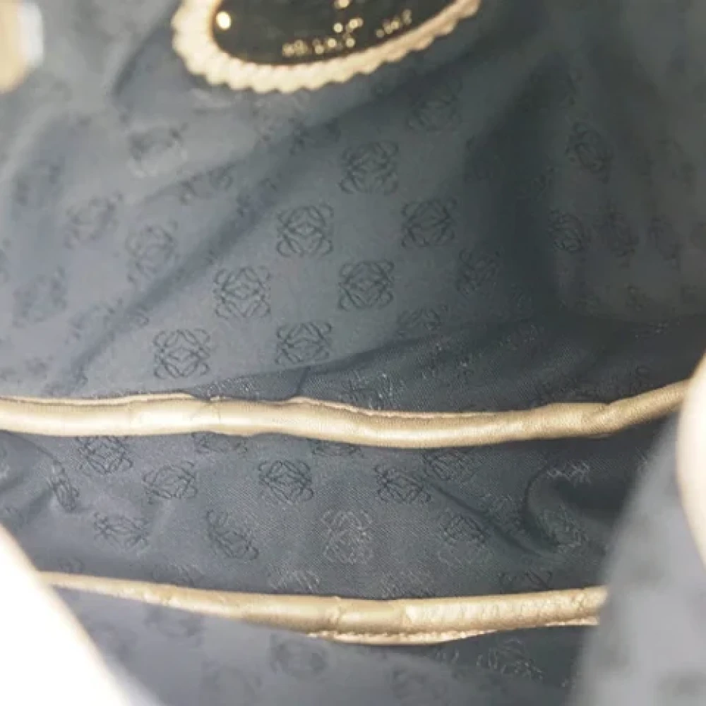Loewe Pre-owned Leather handbags Green Dames