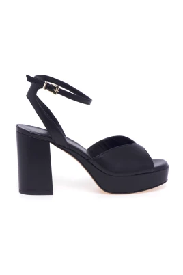 Claudie Sandal