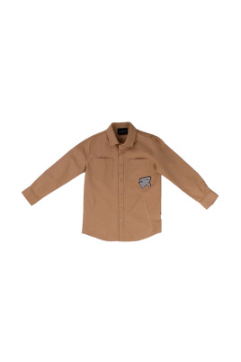 logo-front-skjorte-beige-studs