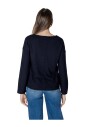 blauwe-trui-met-lange-mouwen