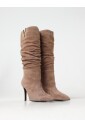 bottes-slouch-en-daim-noir-au-genou