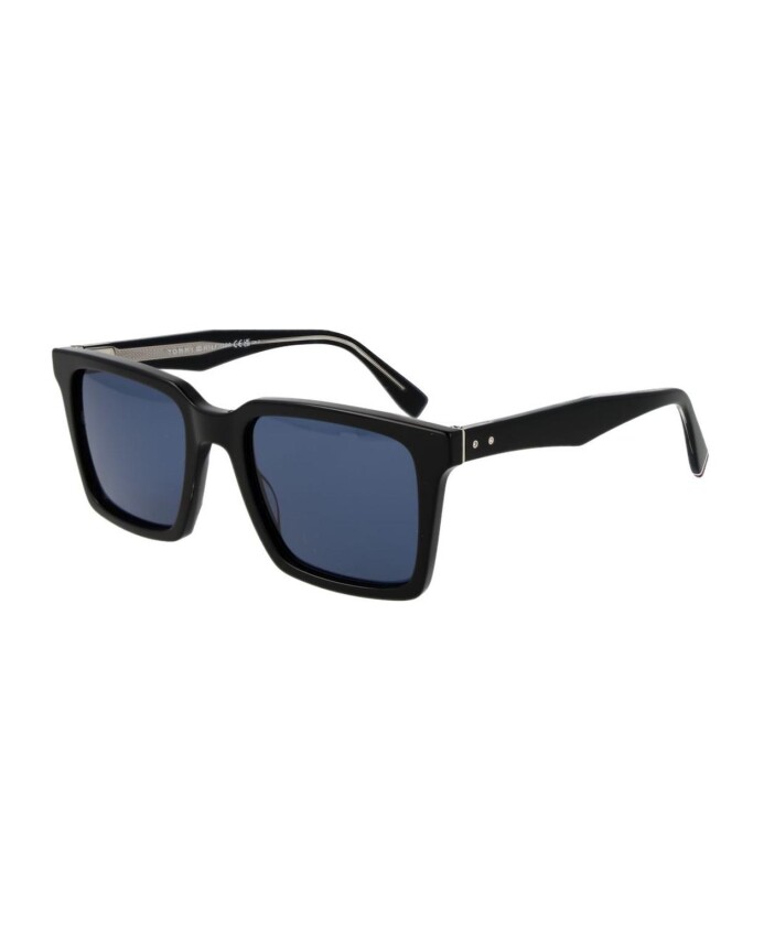 lunettes-de-soleil-carrees-noires-avec-verres-bleus
