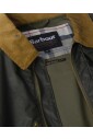 veste-ciree-courte-avec-une-touche-moderne