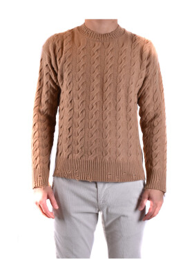 round-neck-knitwear
