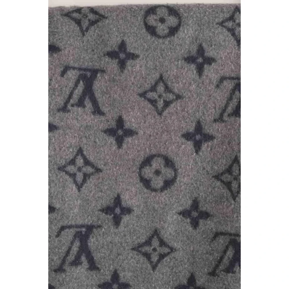 Louis Vuitton Vintage Pre-owned Fabric scarves Gray Dames