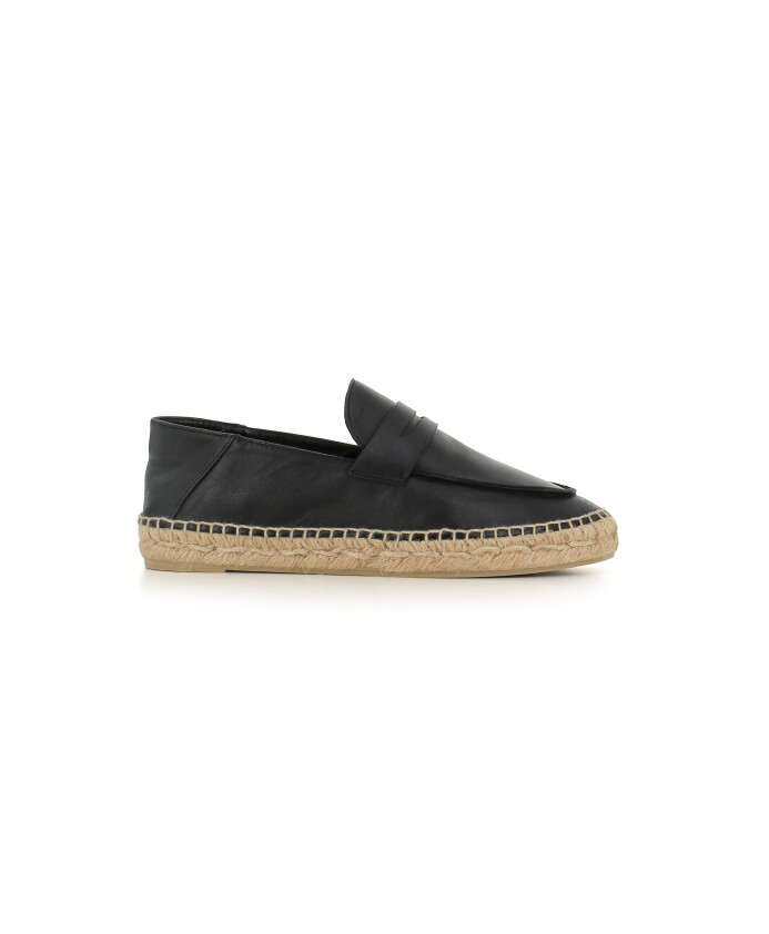 mocassin-en-cuir-noir-avec-semelle-en-corde