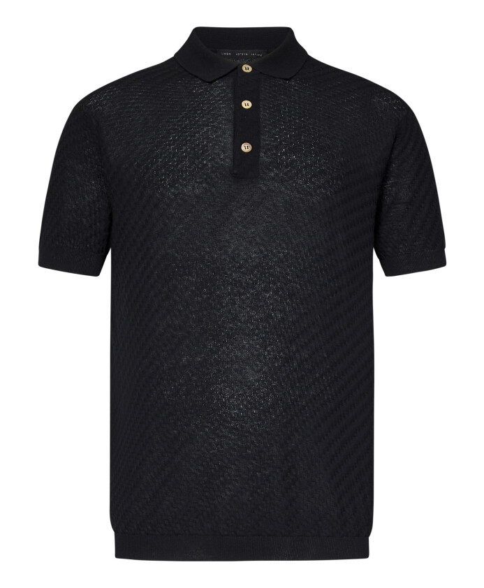 polo-noir-ajout-elegant-garde-robe