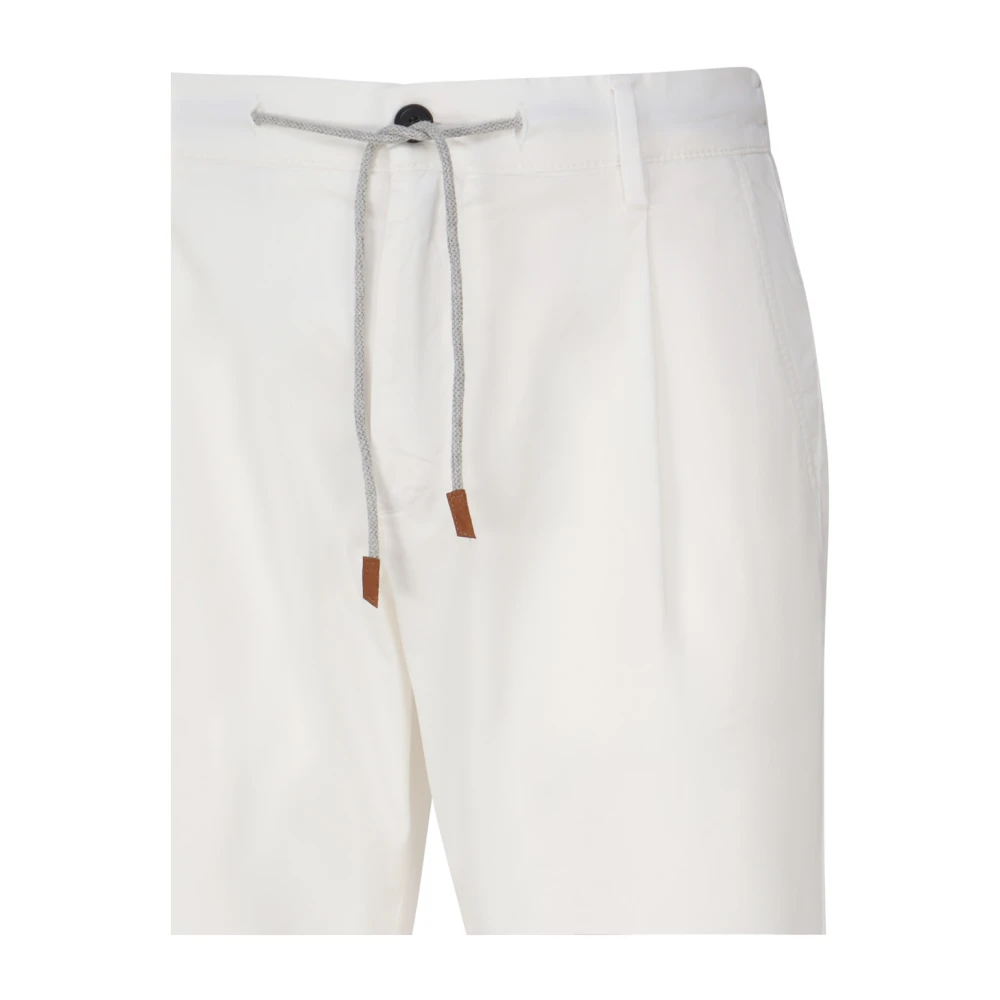 Eleventy Witte Katoenen Bermuda Shorts White Heren