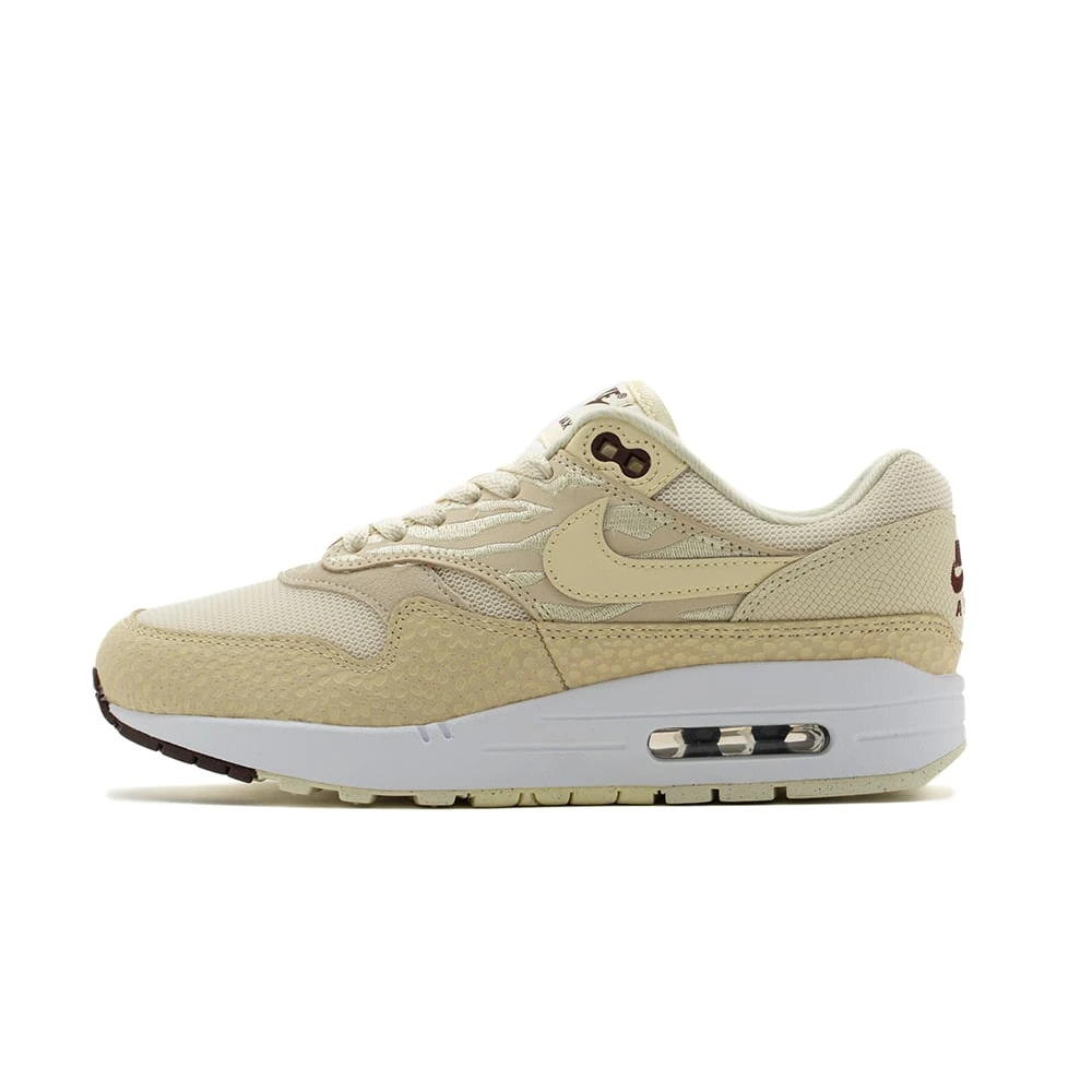 Nike - Shoes > Sneakers - Beige - Nike - Modalova