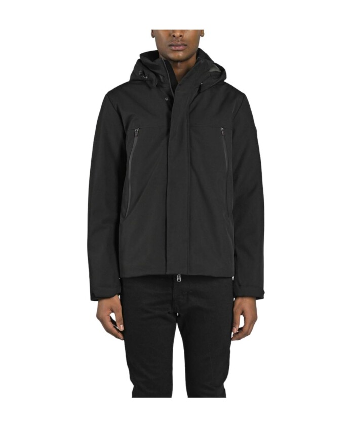 minimalist-urban-jacket-with-thermal-comfort