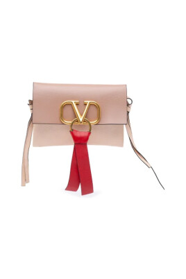 pre-owned-leather-clutches
