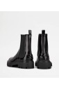 chelsea-boot-en-cuir-noir-avec-semelle-en-caoutchouc-style-tank