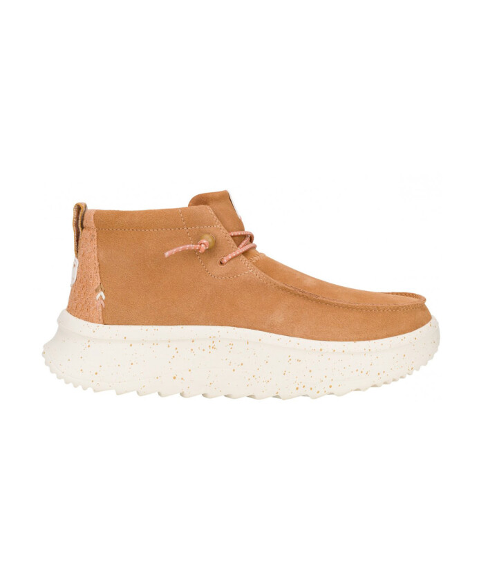 bottes-de-voyage-en-daim-camel