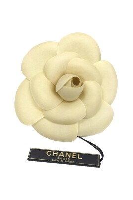 pre-owned-camellia-flower-brooch