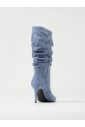 bottes-bleues-en-daim-au-genou