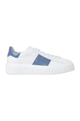 interactive-platform-sneakers