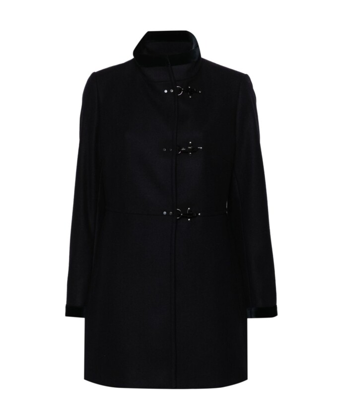 virginia-3-hooks-coat